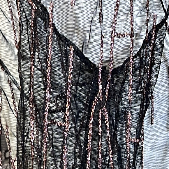 DANIELLA BIZZI SHEARED TOP - Picture 6 of 8